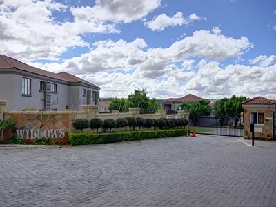 3 Bedroom Apartment To Rent in Roodepoort - img