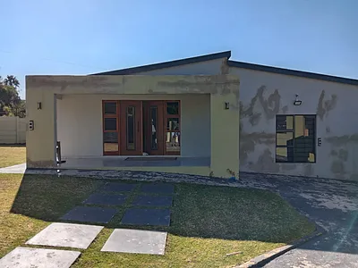 3 Bedroom House For Sale in Roodepoort - kw0l.webp