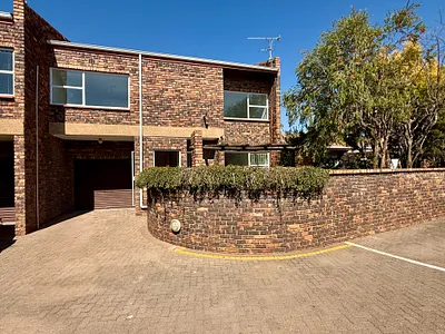 3 Bedroom Townhouse For Sale in Krugersdorp - ZPyL.webp