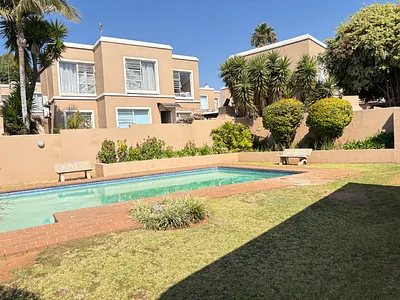 3 Bedroom Townhouse For Sale in Roodepoort - img