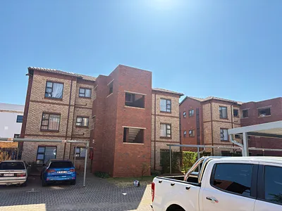 2 Bedroom Apartment For Sale in Randburg - img