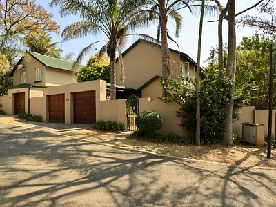 3 Bedroom Townhouse To Rent in Randburg - 12Hv.webp