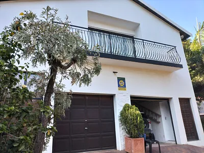 4 Bedroom House For Sale in Roodepoort - nbq4.webp