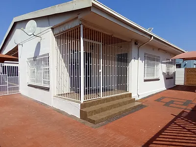 3 Bedroom House For Sale in Randfontein - pM13.webp