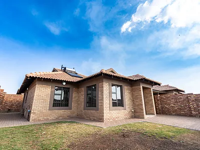 3 Bedroom House For Sale in Secunda - Wej8.webp
