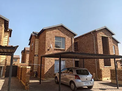 2 Bedroom Apartment To Rent in Roodepoort - YpdQ.webp