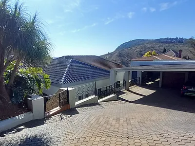 5 Bedroom House For Sale in Krugersdorp - K85V.webp