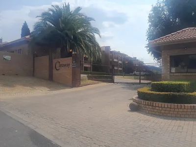 2 Bedroom Apartment To Rent in Roodepoort - DEoV.webp