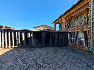 1 Bedroom Apartment For Sale in Krugersdorp - MDrj.webp