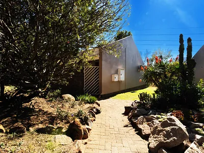 2 Bedroom Townhouse For Sale in Randburg - x1s6.webp