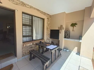 2 Bedroom Apartment For Sale in Randfontein - KqUx.webp