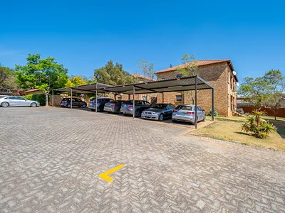 2 Bedroom Townhouse For Sale in Roodepoort - pV45.webp