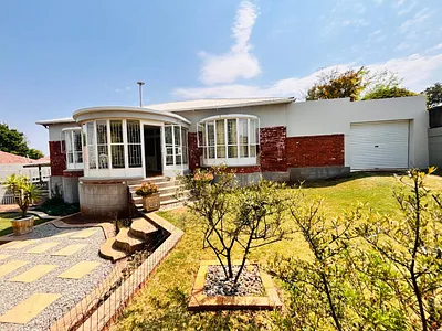 3 Bedroom House For Sale in Krugersdorp - 00eq.webp