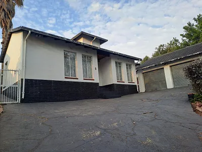 3 Bedroom House For Sale in Krugersdorp - jeRJ.webp