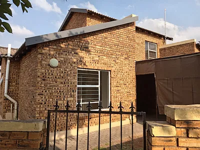 3 Bedroom Apartment To Rent in Roodepoort - img