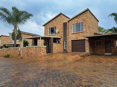 4 Bedroom Townhouse To Rent in Roodepoort - img