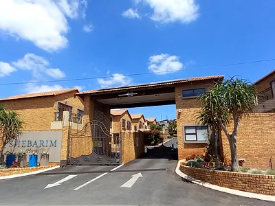 3 Bedroom Townhouse To Rent in Krugersdorp - u5Cg.webp