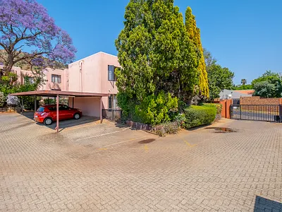 2 Bedroom Apartment For Sale in Roodepoort - fIFO.webp