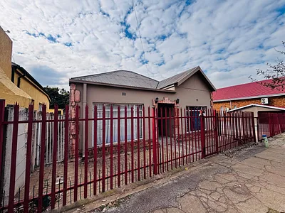 4 Bedroom House For Sale in Krugersdorp - Tpzt.webp