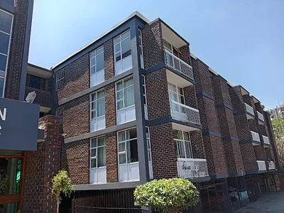 1 Bedroom Apartment For Sale in Roodepoort - U1qY.webp