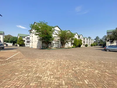 2 Bedroom Apartment For Sale in Krugersdorp - oXia.webp