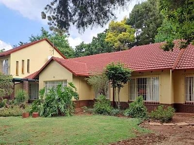 3 Bedroom House For Sale in Roodepoort - tW45.webp