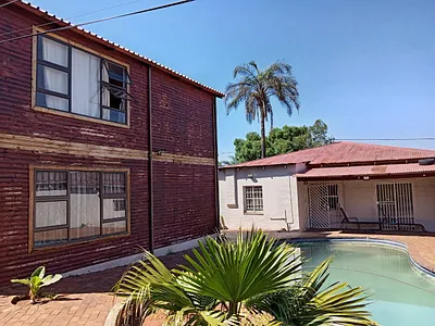 3 Bedroom House For Sale in Roodepoort - HZHF.webp