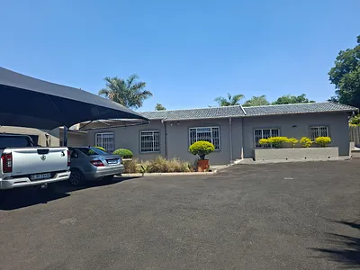 3 Bedroom House For Sale in Roodepoort - G6gW.webp