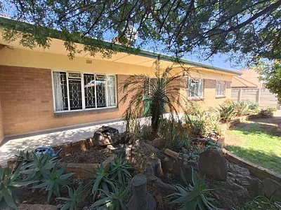 4 Bedroom House For Sale in Randfontein - n4vZ.webp