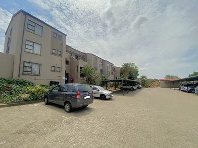 2 Bedroom Apartment For Sale in Roodepoort - VQ15.webp