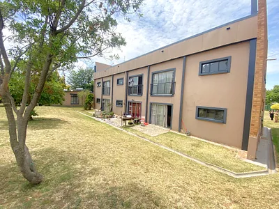 2 Bedroom Apartment For Sale in Roodepoort - tFly.webp