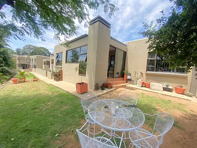 3 Bedroom Townhouse For Sale in Roodepoort - KTKt.webp