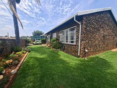 3 Bedroom Townhouse For Sale in Krugersdorp - hqDn.webp