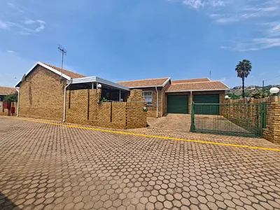 3 Bedroom Townhouse For Sale in Krugersdorp - Owxa.webp