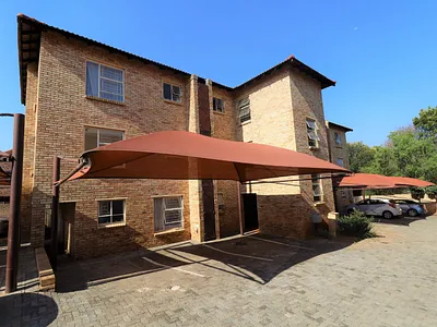 2 Bedroom Apartment To Rent in Randburg - urFN.webp