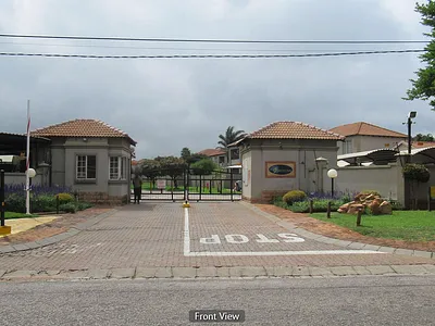 2 Bedroom Townhouse For Sale in Roodepoort - 3DBY.webp