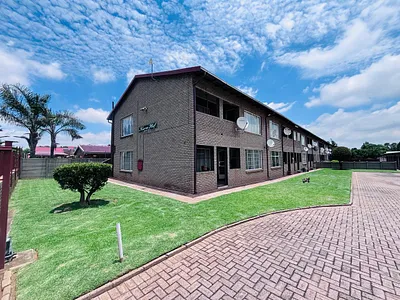 2 Bedroom Apartment To Rent in Randfontein - Krjf.webp