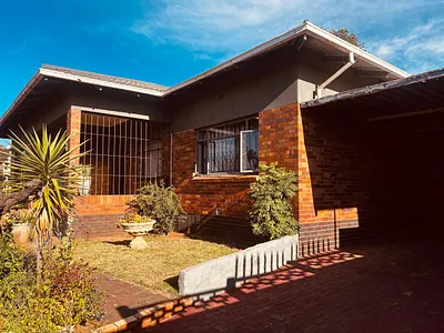 3 Bedroom House For Sale in Krugersdorp - c5im.webp