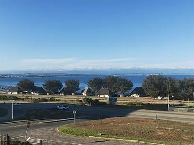 2 Bedroom Townhouse For Sale in Mossel Bay - GrnP.webp