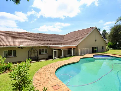 5 Bedroom House To Rent in Roodepoort - EZQj.webp