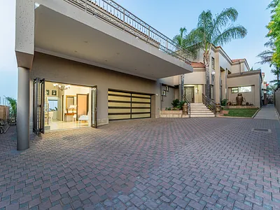 4 Bedroom House For Sale in Krugersdorp - img