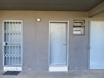 2 Bedroom Apartment For Sale in Roodepoort - LNh5.webp