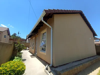 3 Bedroom House For Sale in Roodepoort - Nbqn.webp