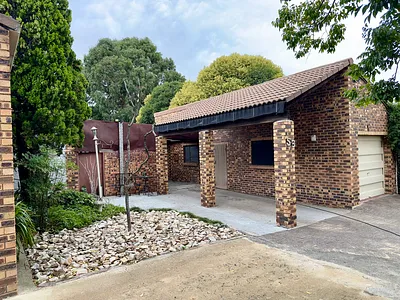 4 Bedroom House For Sale in Secunda - vcv1.webp