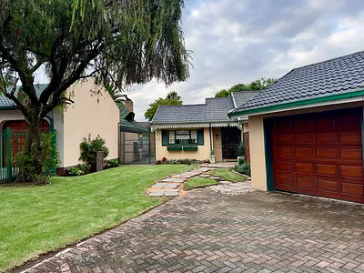3 Bedroom House For Sale in Secunda - d2Ss.webp