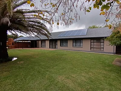 5 Bedroom House For Sale in Secunda - KQeW.webp