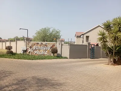 2 Bedroom Apartment For Sale in Roodepoort - PCXK.webp