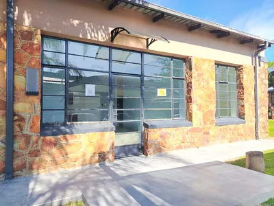 2 Bedroom Townhouse To Rent in Roodepoort - fLtE.webp