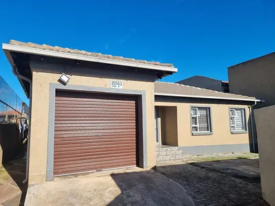 3 Bedroom House For Sale in Soweto - QyKK.webp