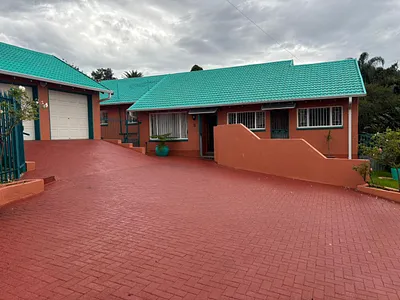 4 Bedroom House For Sale in Krugersdorp - HdMn.webp